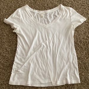 Forever 21 white v-neck shirt gently used